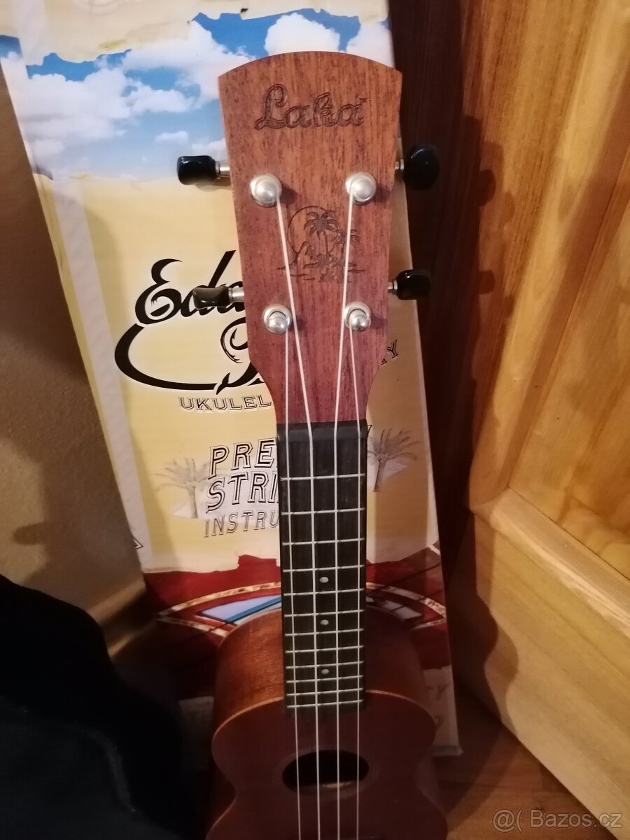Sopránové ukulele Laka VUS10 + polstrovaný obal - 2