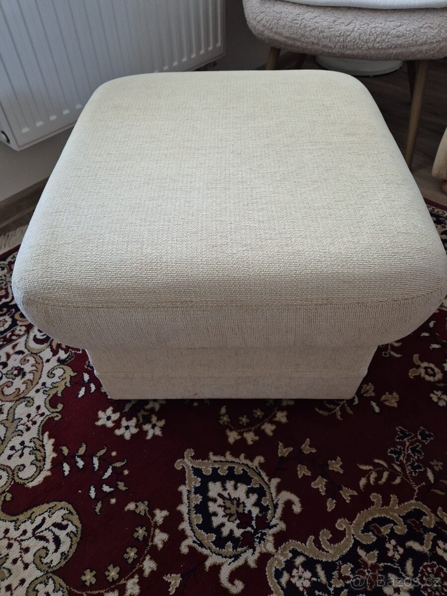 Velký neulozny taburet - 2