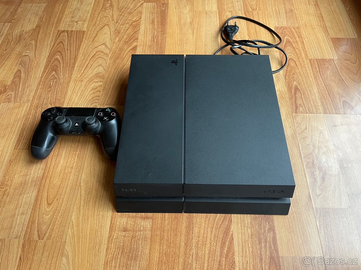 PlayStation 4 (PS4) 500 GB + hry + ovladač - 2