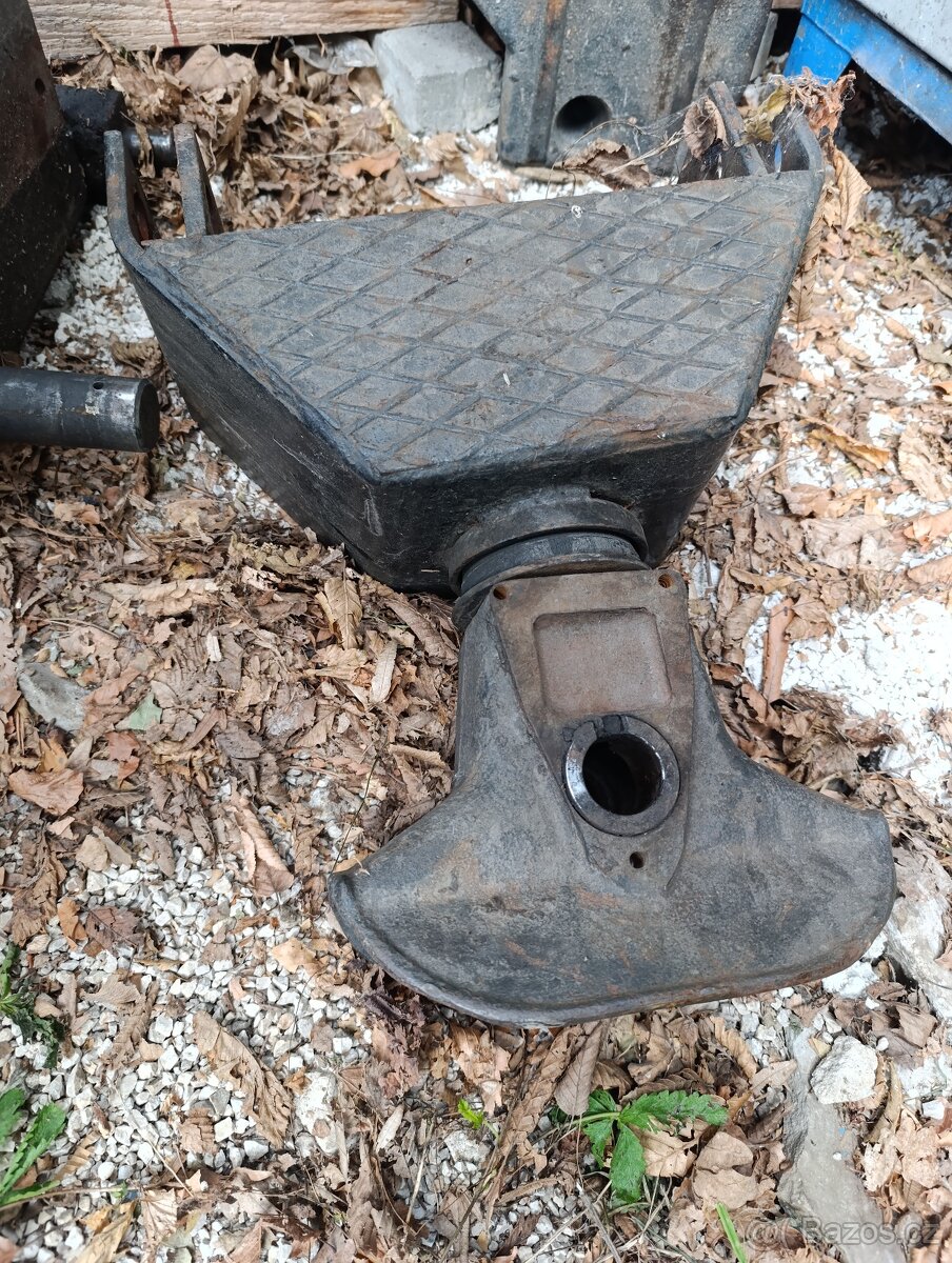 Konzole, závěs, hák na Zetor - 2