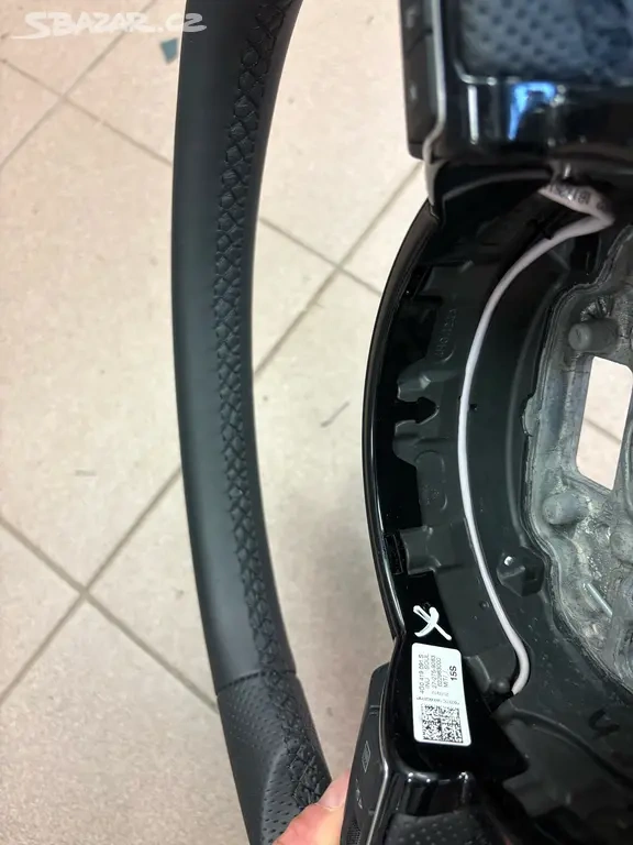 Renovovaný, tvarovaný volant Audi A6/C7 - 2