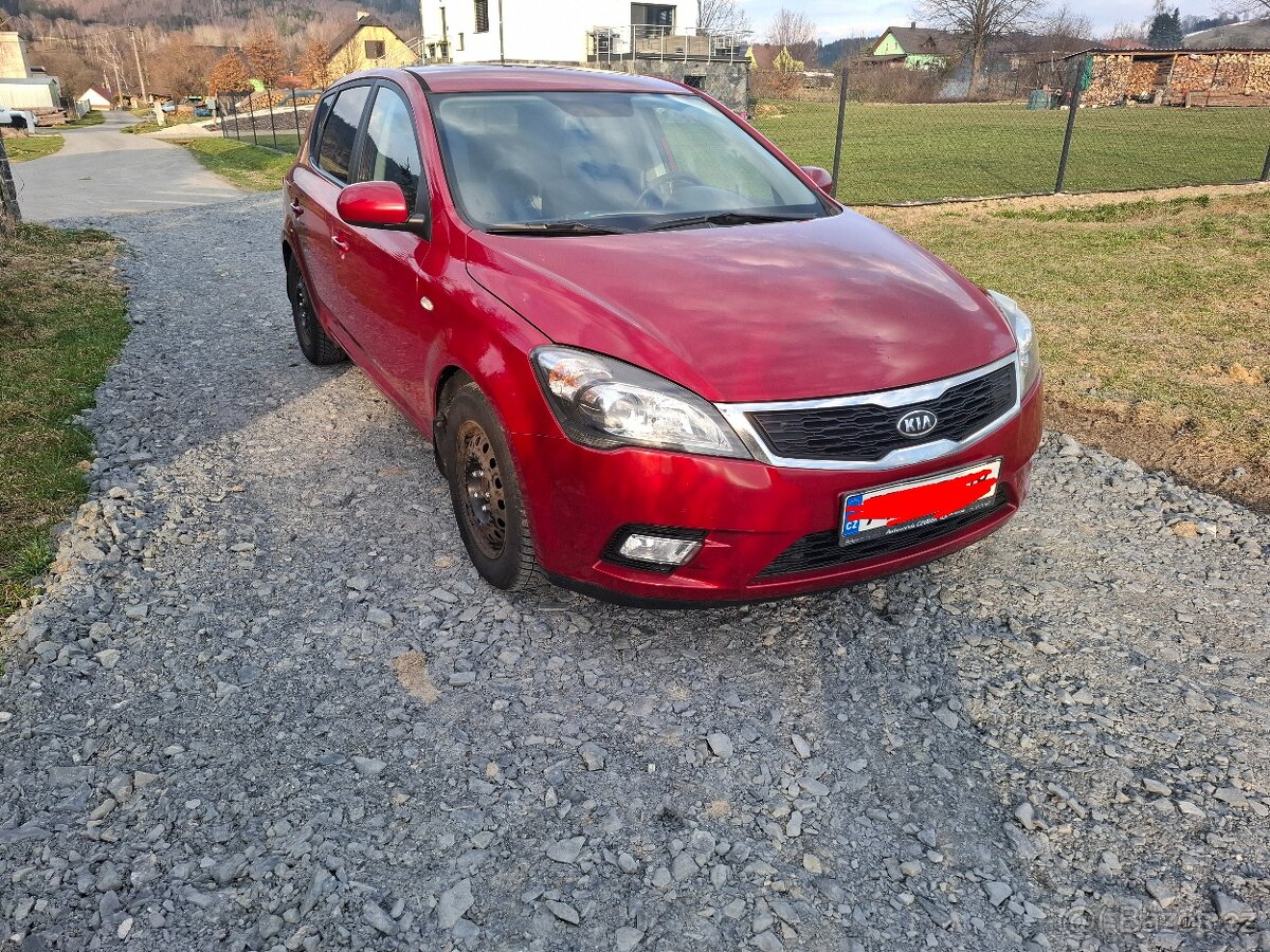 Kia Ceed 1.4 66 kW, r.v. 2010 - 2