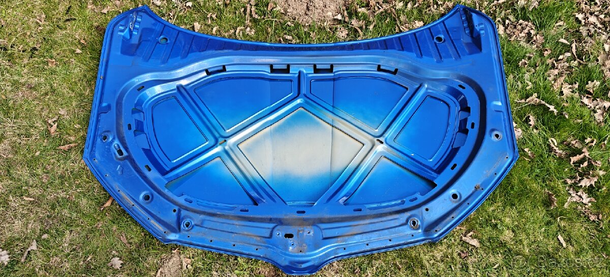 Kapota Octavia lll před face - 2