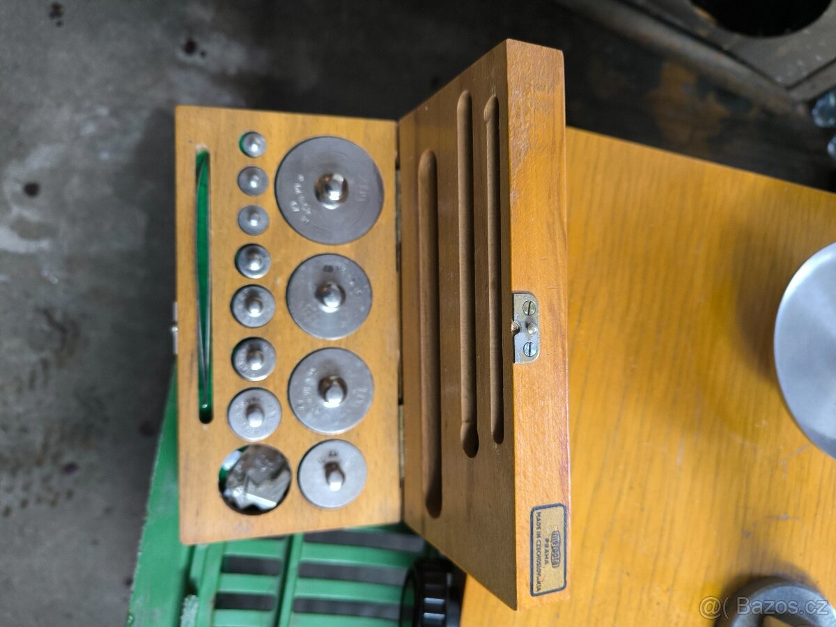 Zlatnická váha - 2