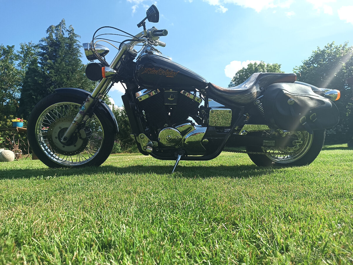 Honda VT750 Black Widow - 2
