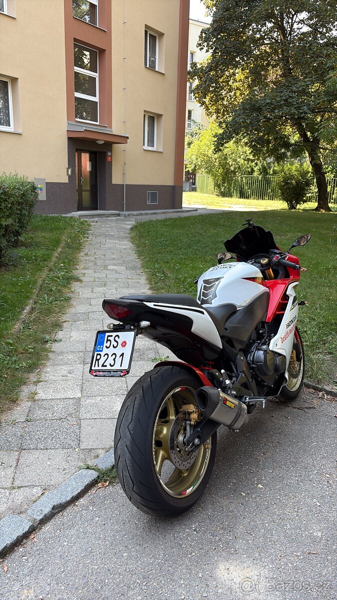 Vyměním za naháče - 2