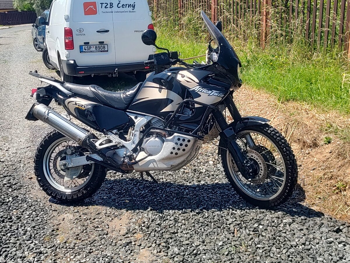 XRV 750 Africa twin, ČR, 53 tis.km, 2 majitel, 2002