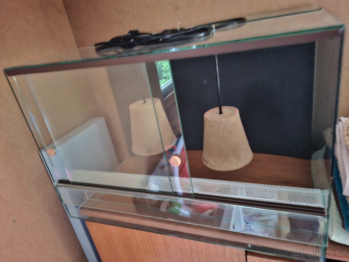 Prodám akvárium ,terárium - 2