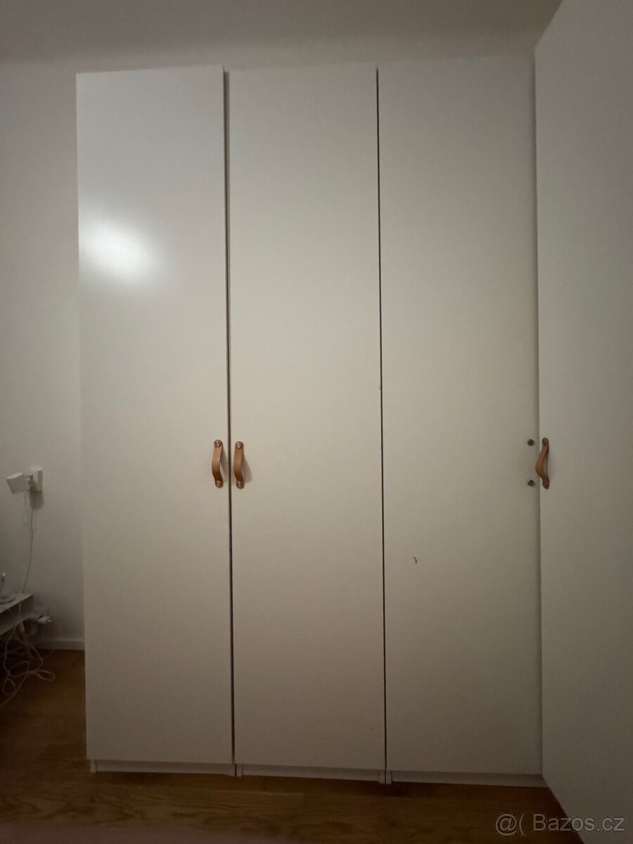 Rohová skříň IKEA PAX - 2