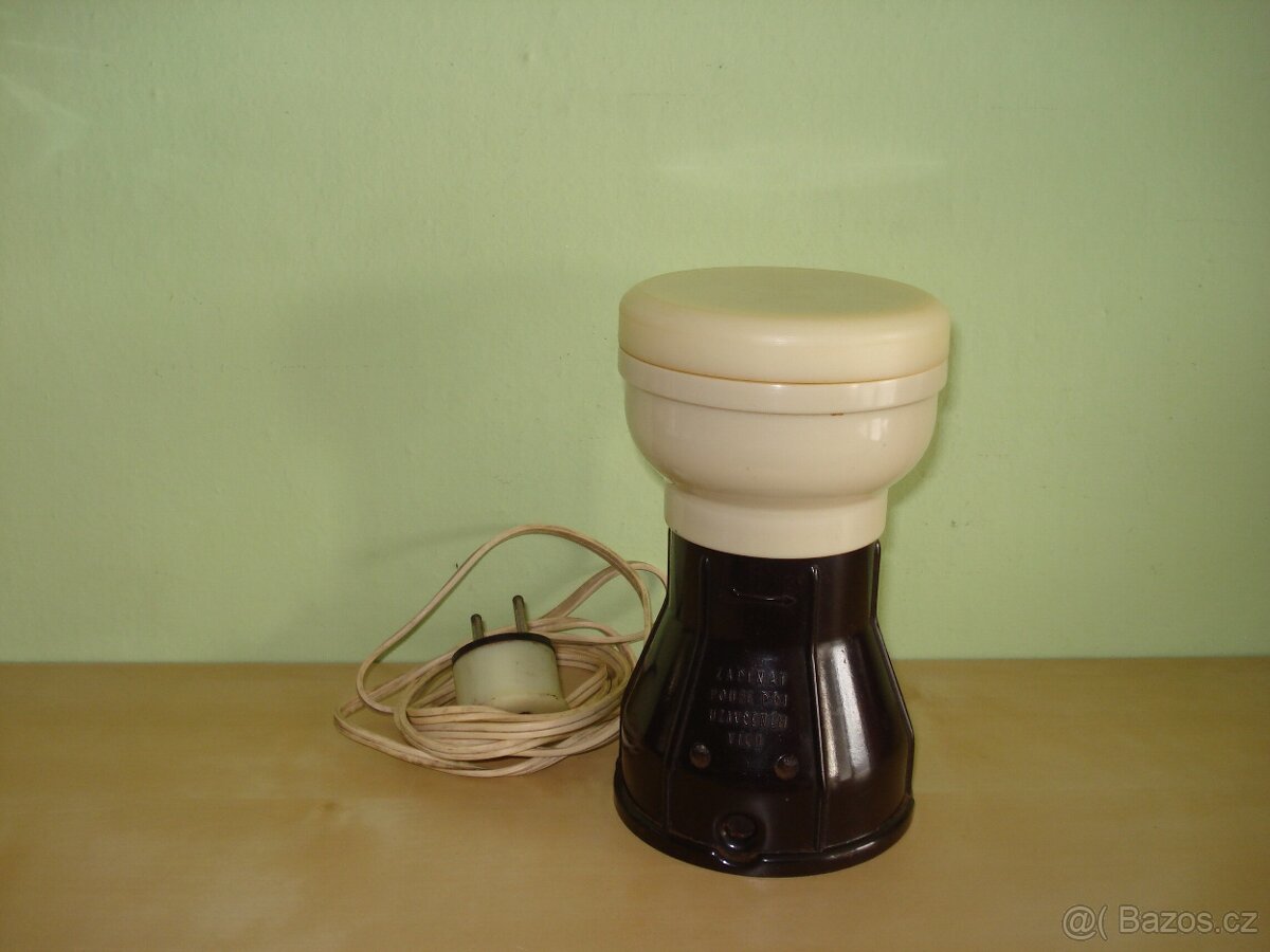 Starý mlýnek na kávu, bakelit - 2