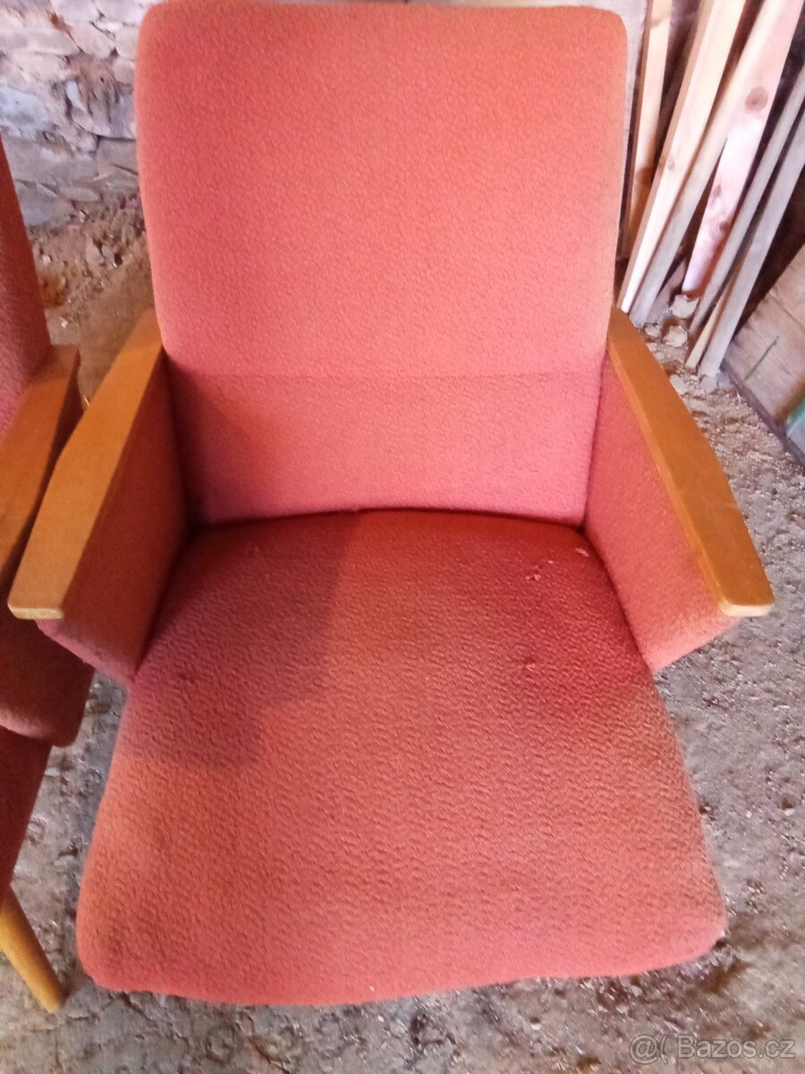 Stará retro křesla - 2