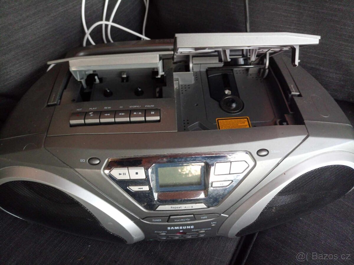 Boombox Samsung RCD-S50 Y - 2