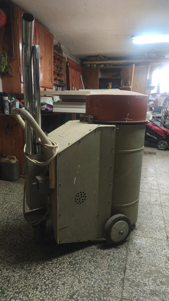 Průmyslový vysavač - 2