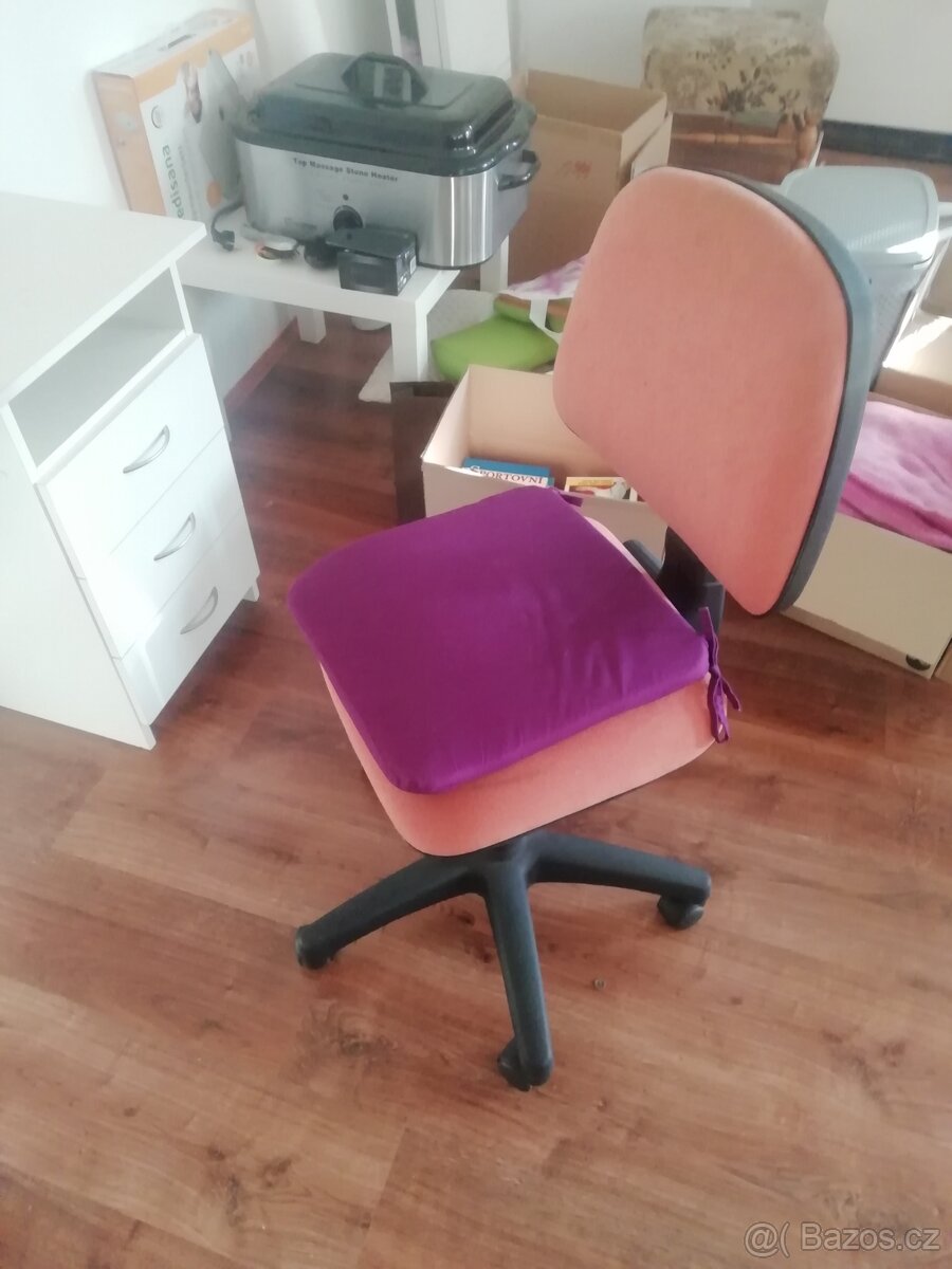 stolek pro dítě - 2