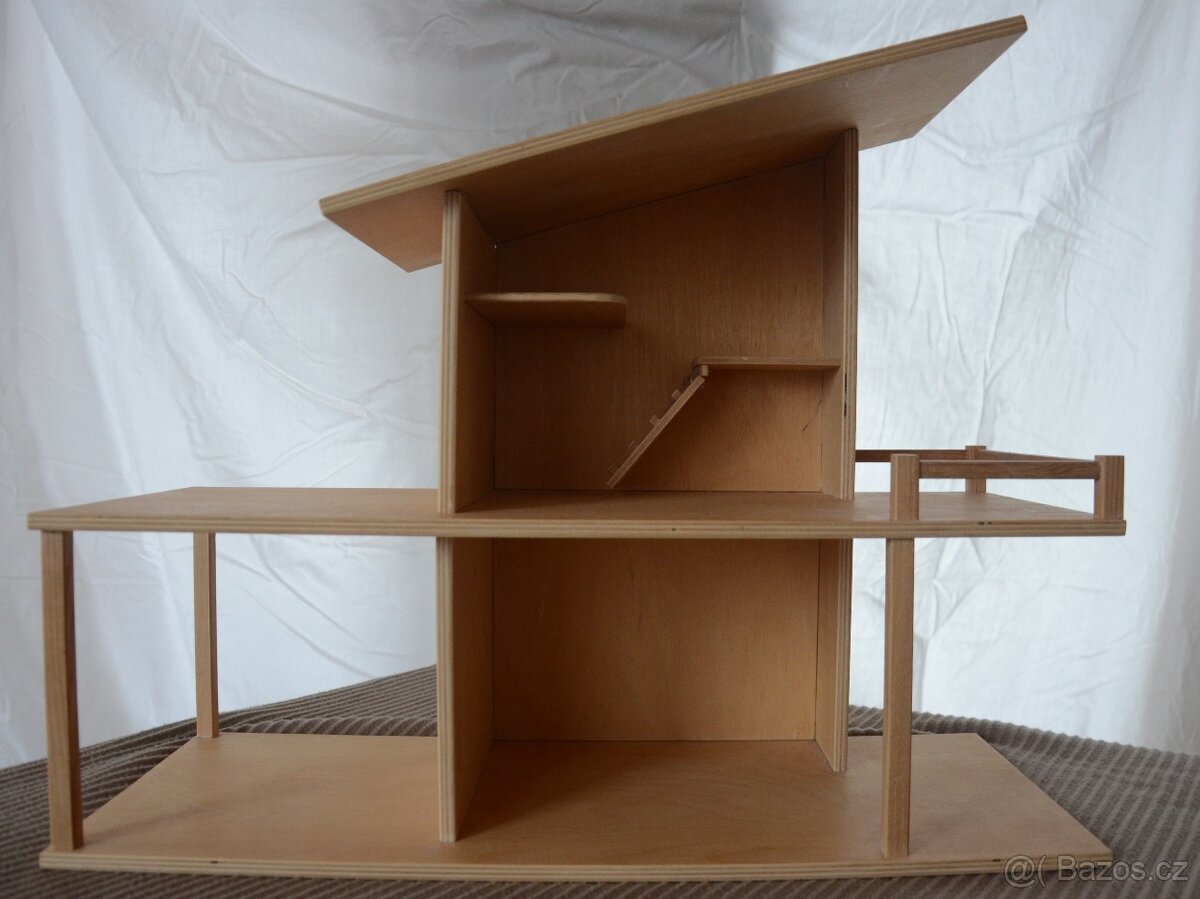 Ručně dělaný dřěvěný domek - 2