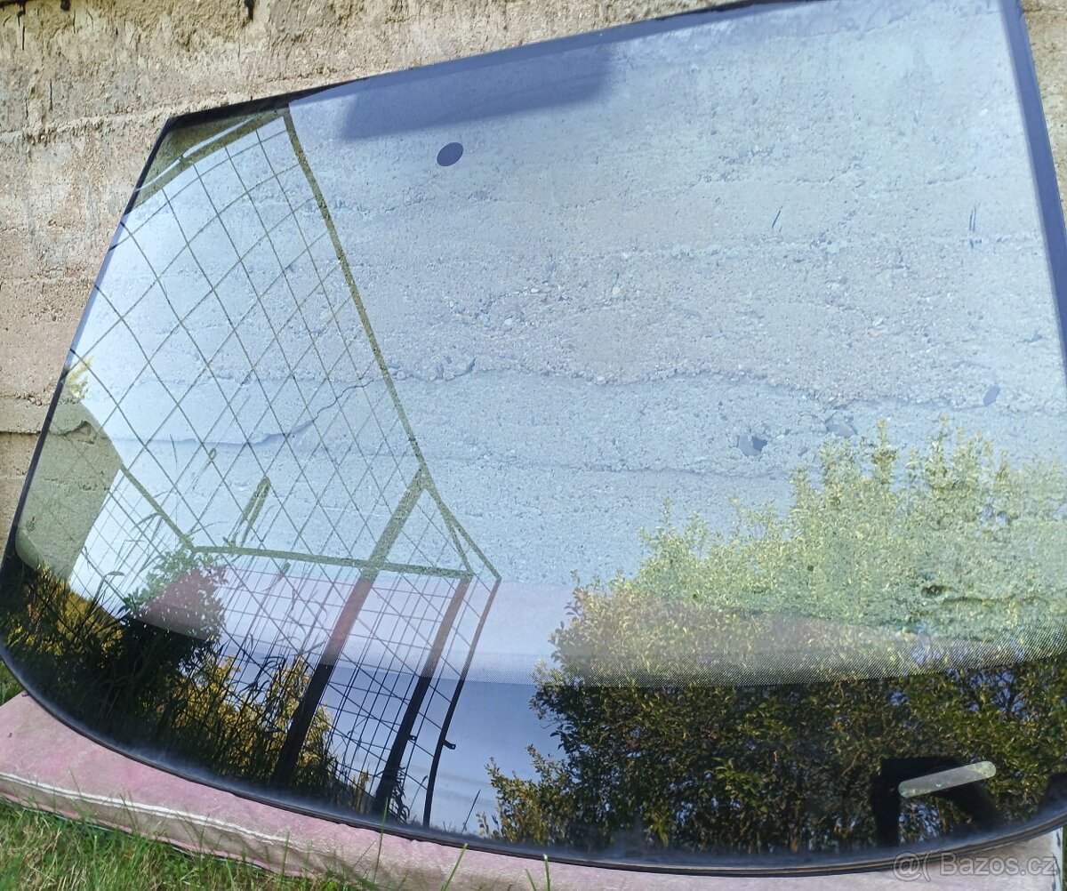 Čelní sklo VW Touran - 2