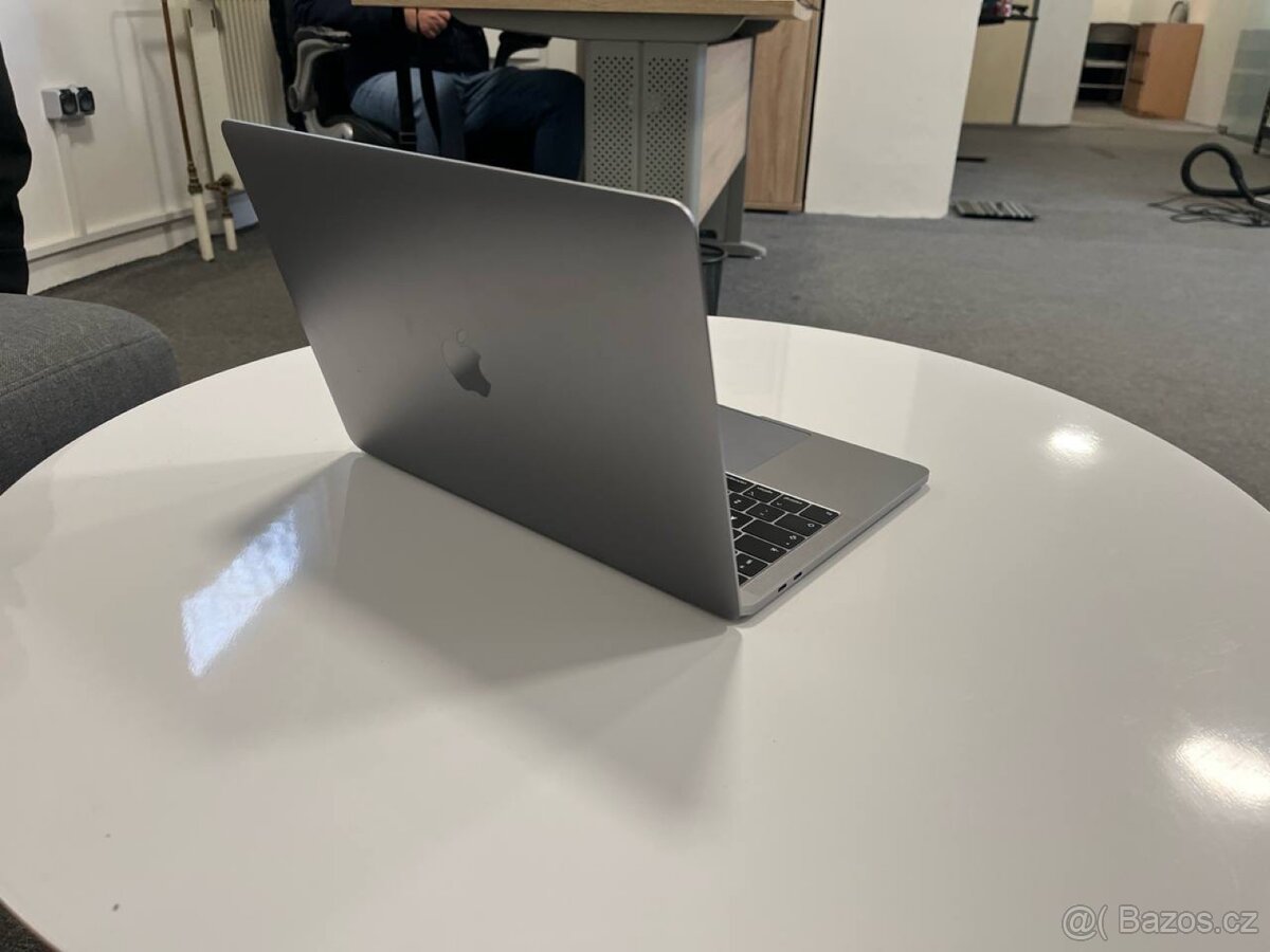 MacBook Pro 13 (2019) – 16GB / 256GB SSD - 2
