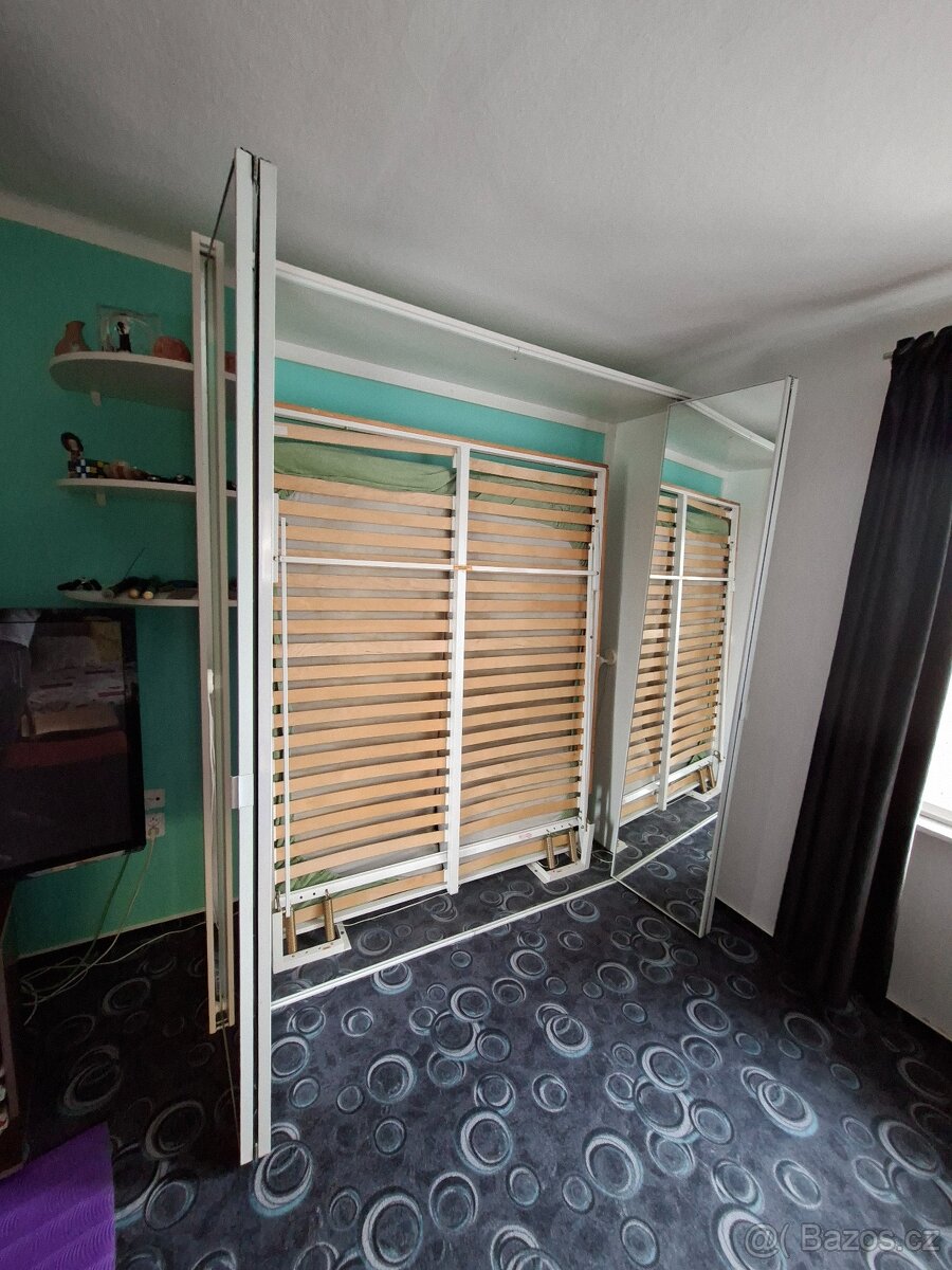 Skládací postel zrcadlová. - 2