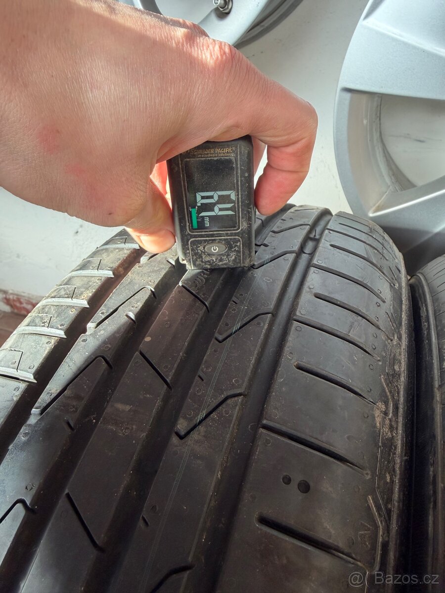 Hankook 205/60 R16 - 2