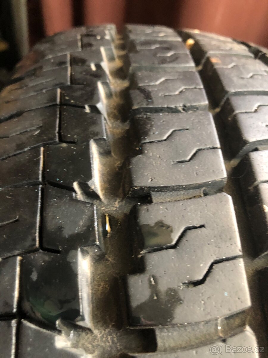 Letní pneu 215/70/R15C - 2