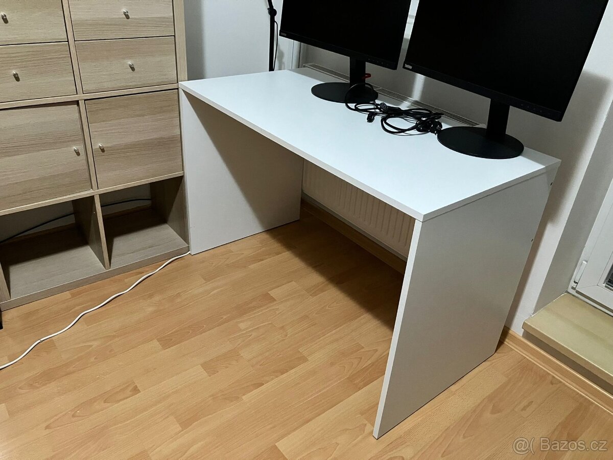 Kancelářský stůl a židle - 2