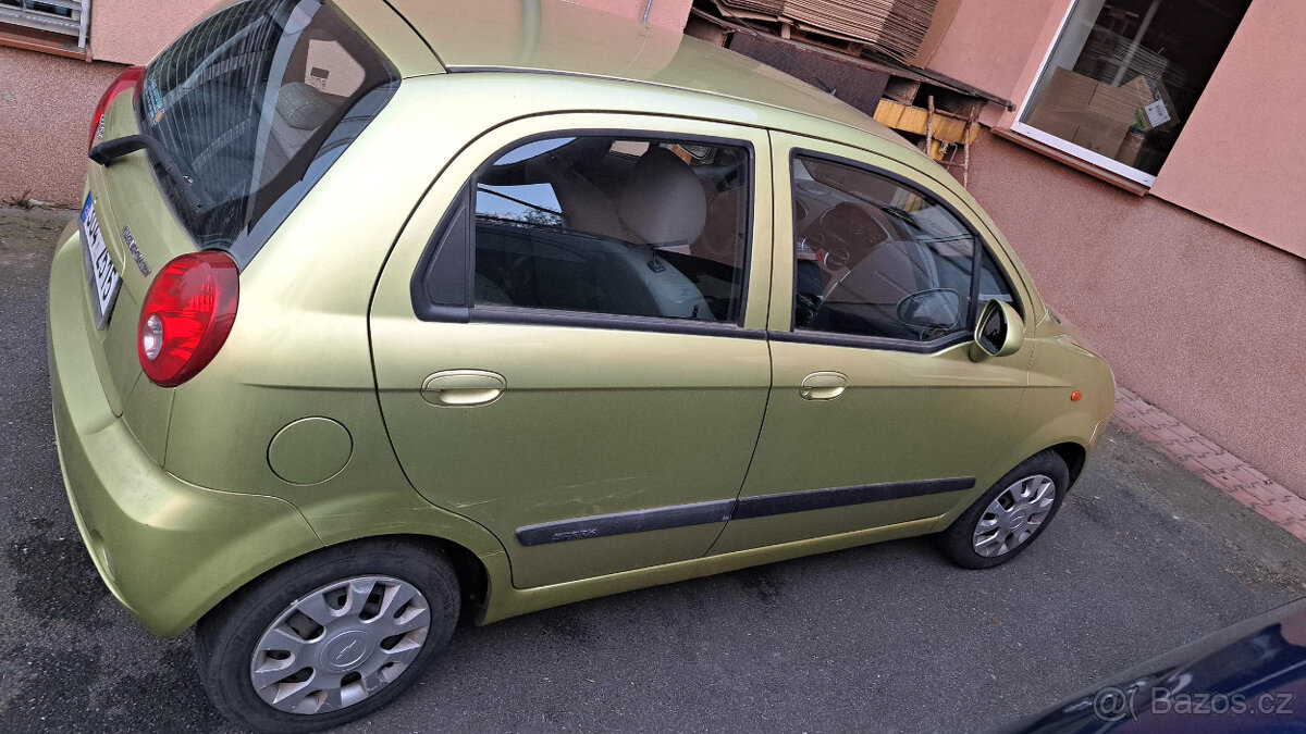 Chevrolet - Spark - 2