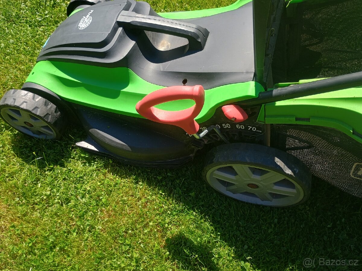 El.sekacka na trávu - 2