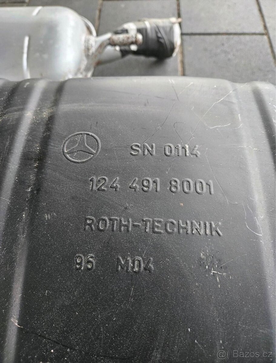 KOUPÍM VÝFUK MERCEDES W124 - 2