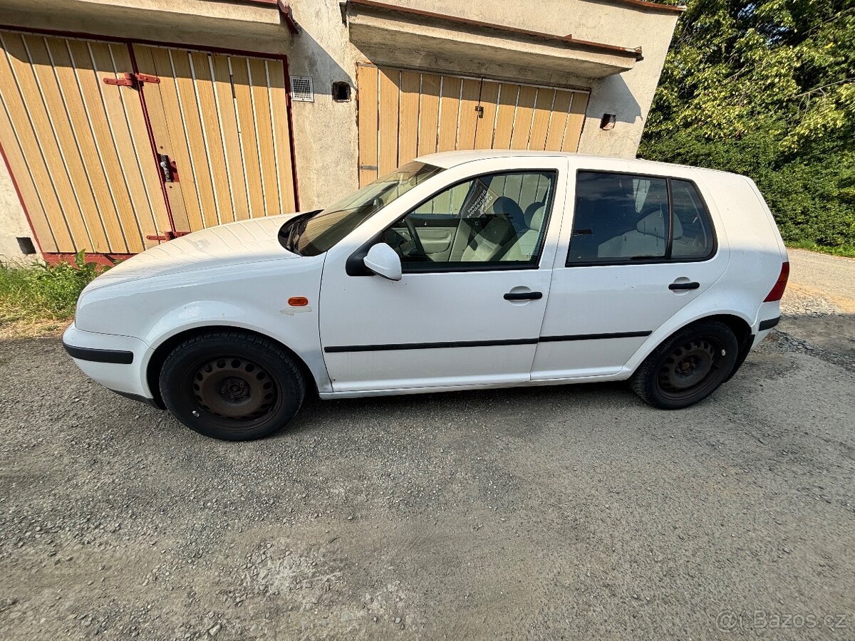 Volkswagen Golf 4 - 2