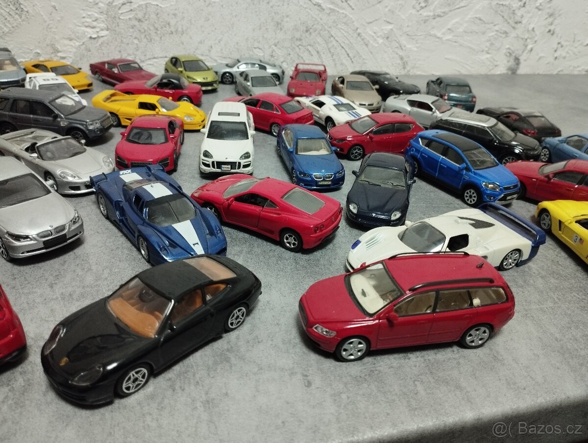 Modely autíček 1/43 - 2