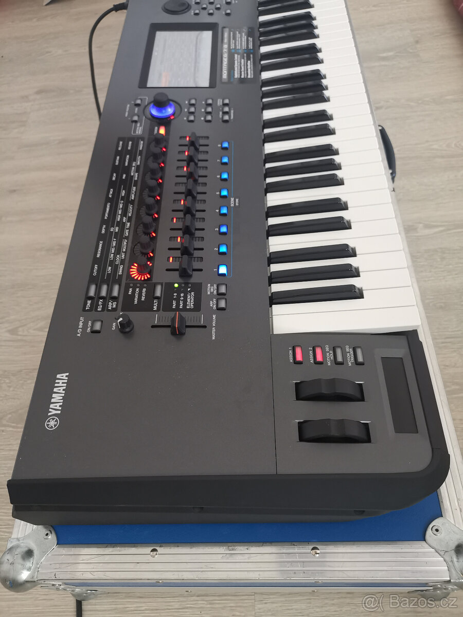 Yamaha Montage 7 + case Thon - 2