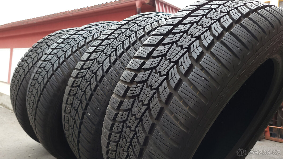 Téměř nejeté zimní pneu Debica 215/50/17, sada - 2