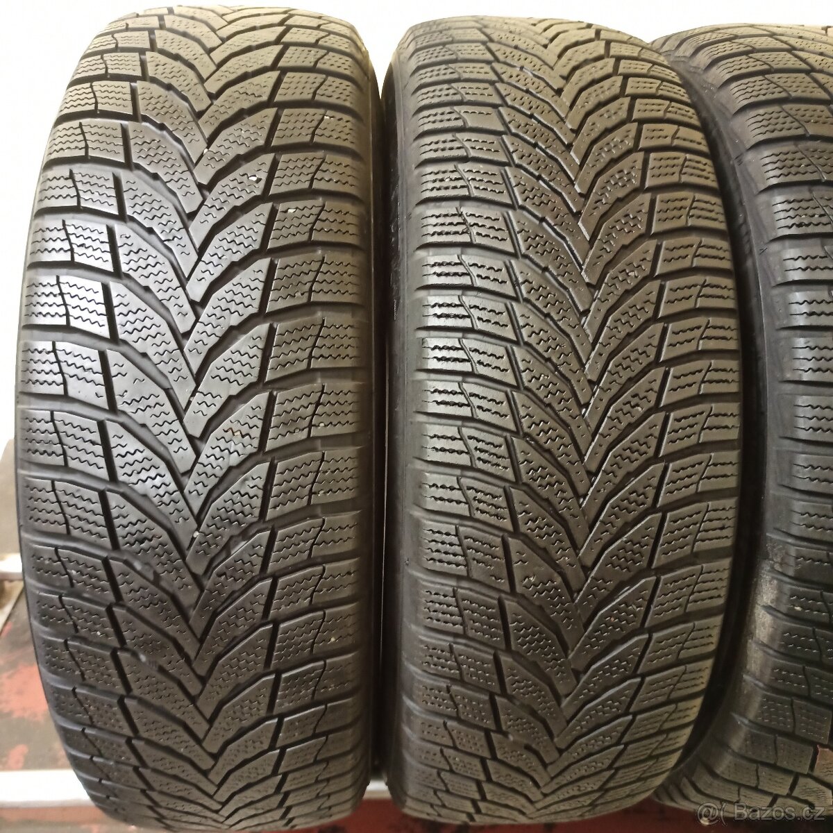Nexen 215/65 R16 98H 4,5 - 5,5 mm - 2