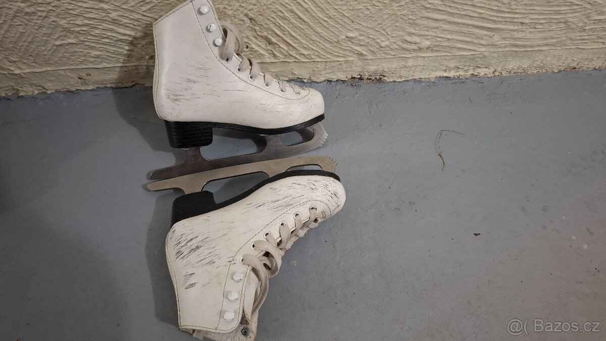 Dívčí brusle na led vel. 31 - 2