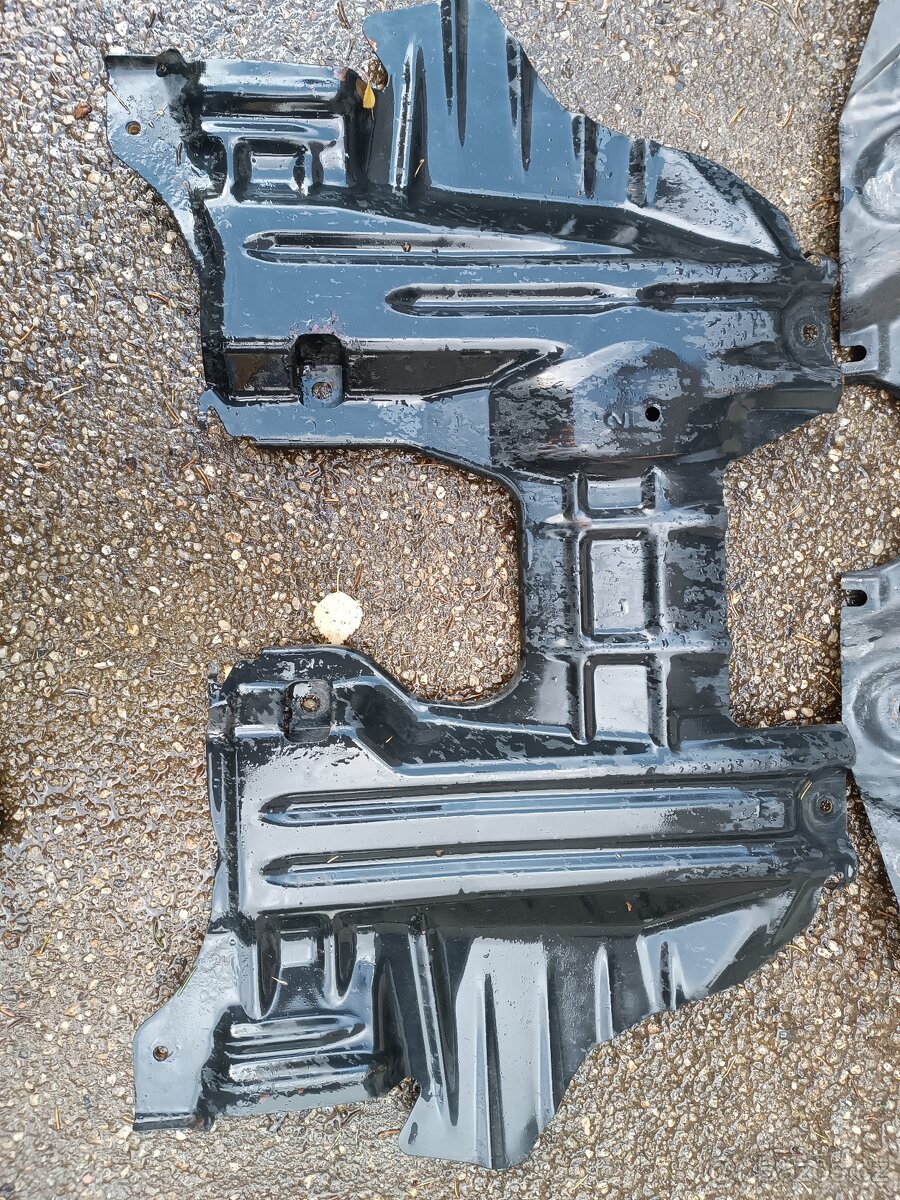 Kryty pod motor Toyota hilux