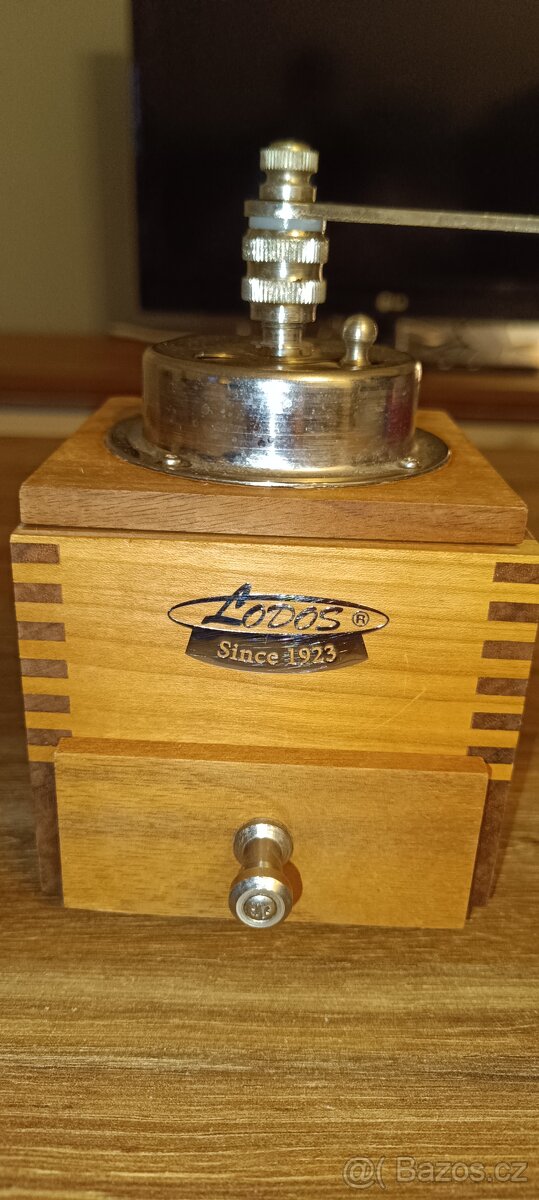 Mlýnek - Lodos 1945 Lux (ořech) - 2