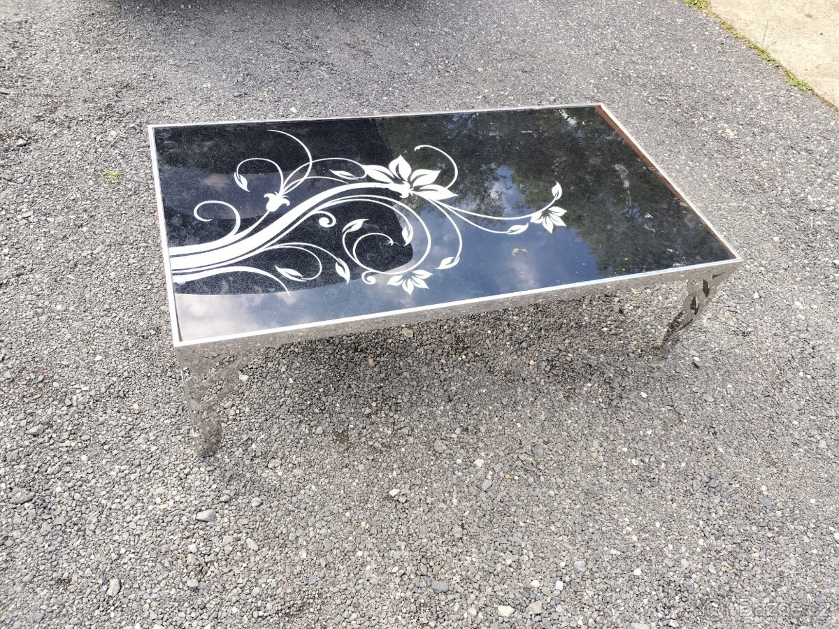 Skleněný konferenční stůl. - 2