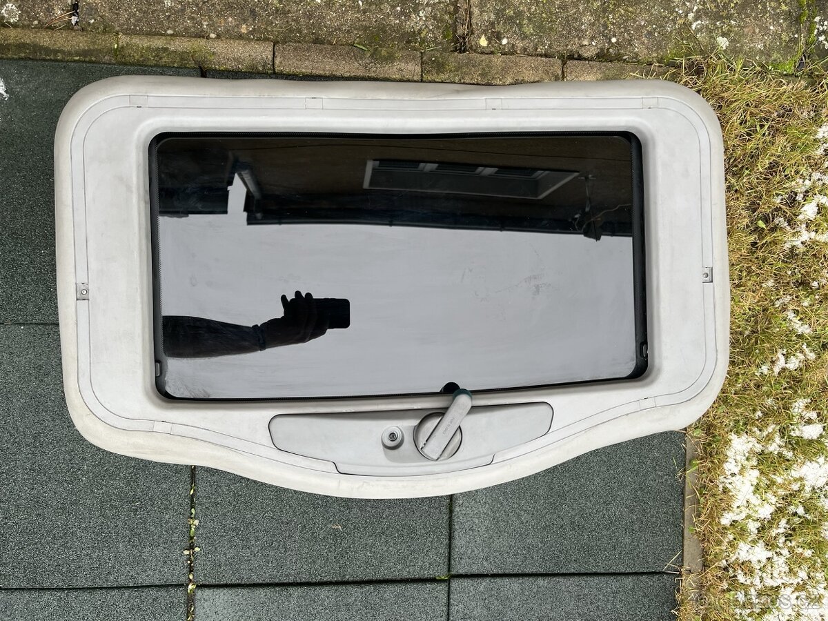 Střešní okno s kličkou - Šíbr WEBASTO - 2