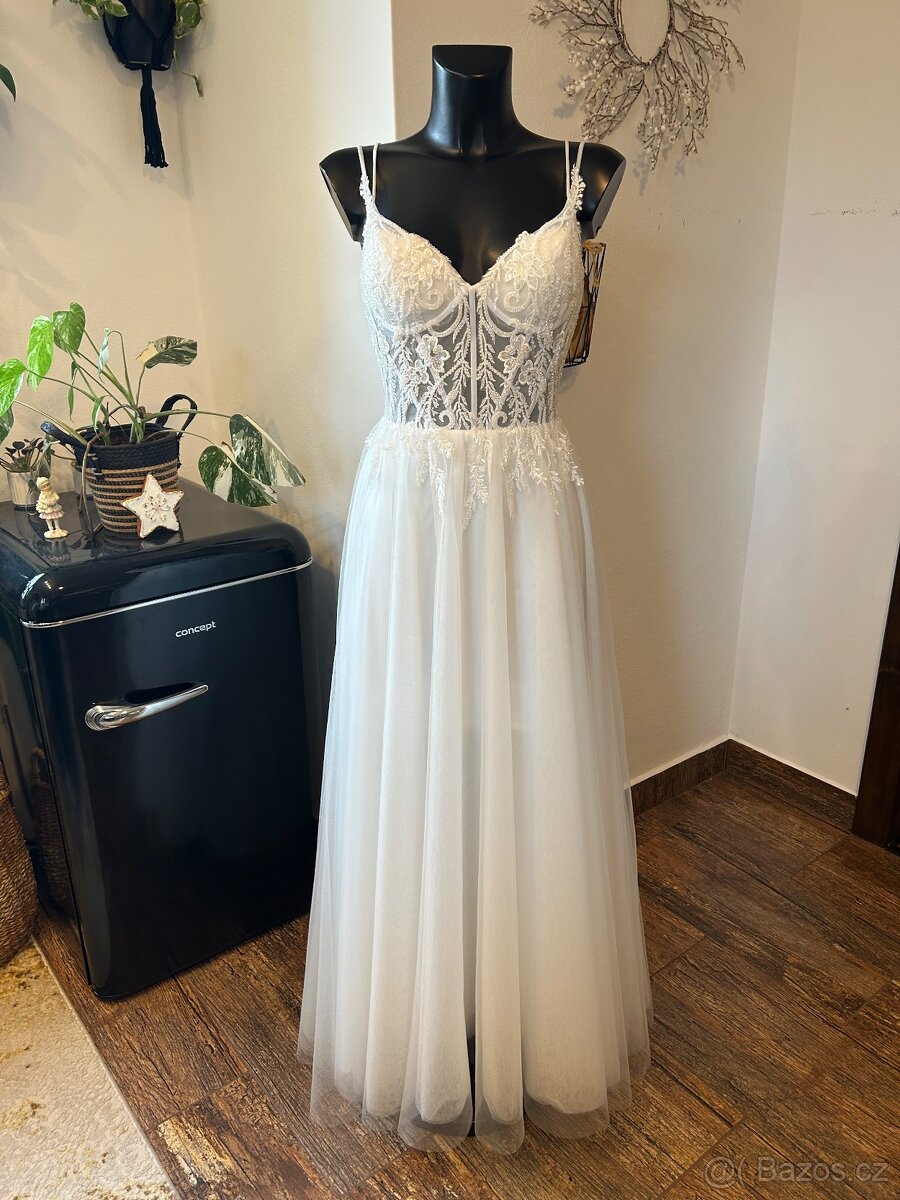 Svatební šaty, víc druhů - 2