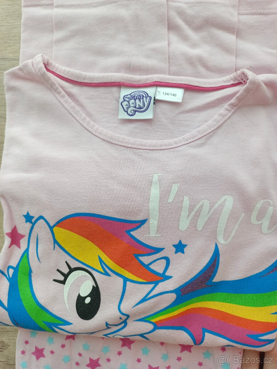 Dívčí pyžamo- vel.134/140 - 2