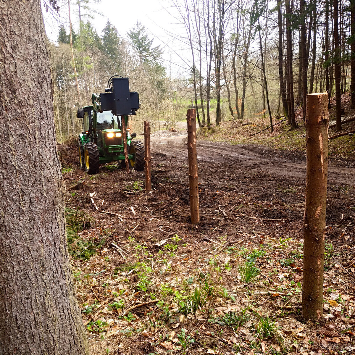 Zatloukač kůlů H225 - 2