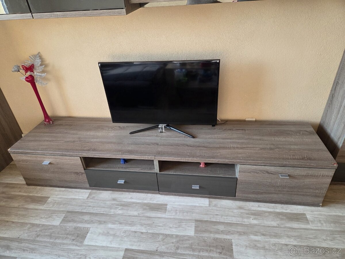 TV stolky pod televizi - 2