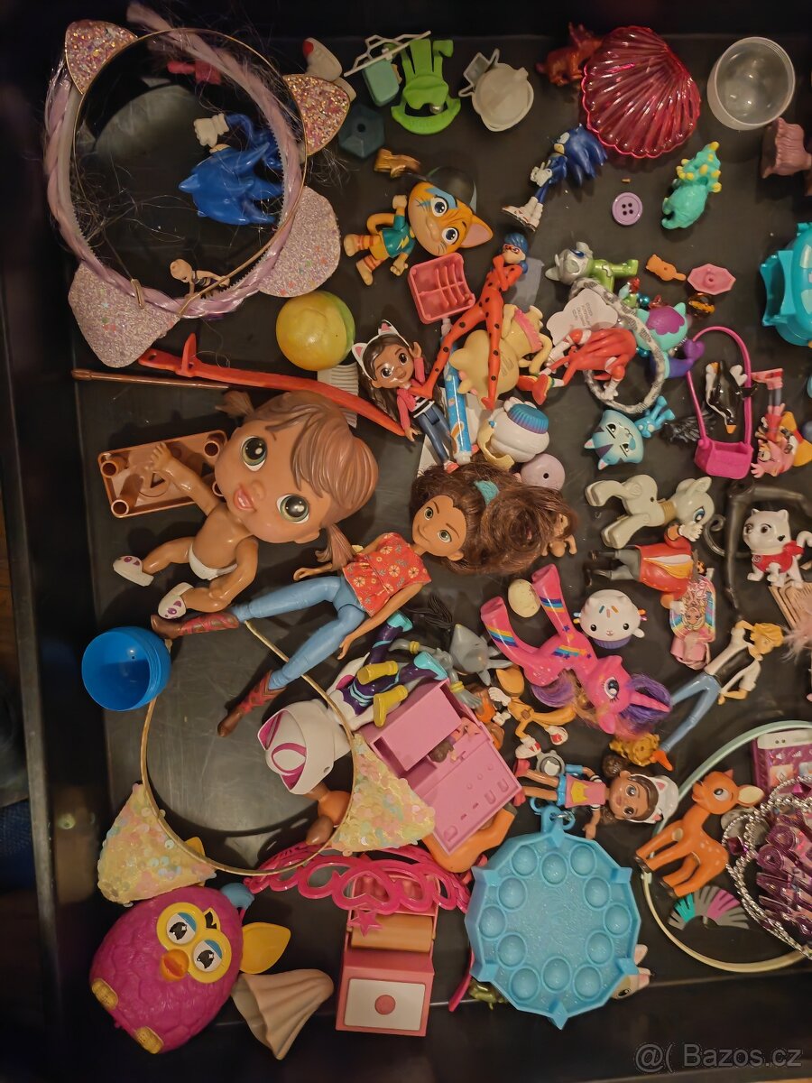 Různé hračky - figurky pro děti - 2