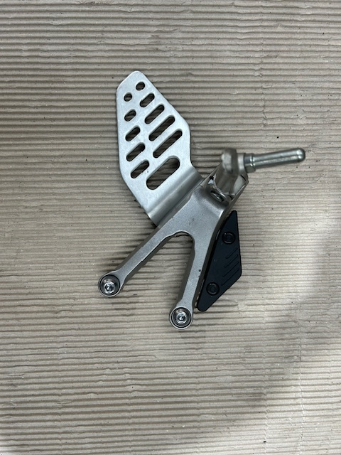 Stupačky Yamaha R6 2008+ - 2