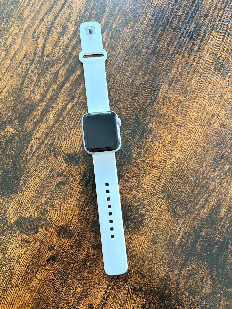 Apple watch SE (1.generace) (2020) - 2