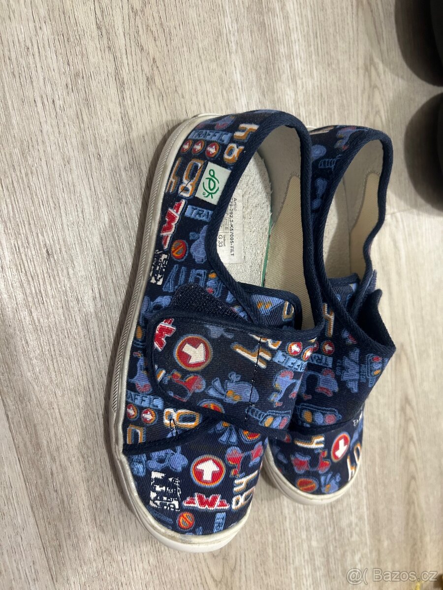 Prodám chlapecké bačkory vel.33 - 2