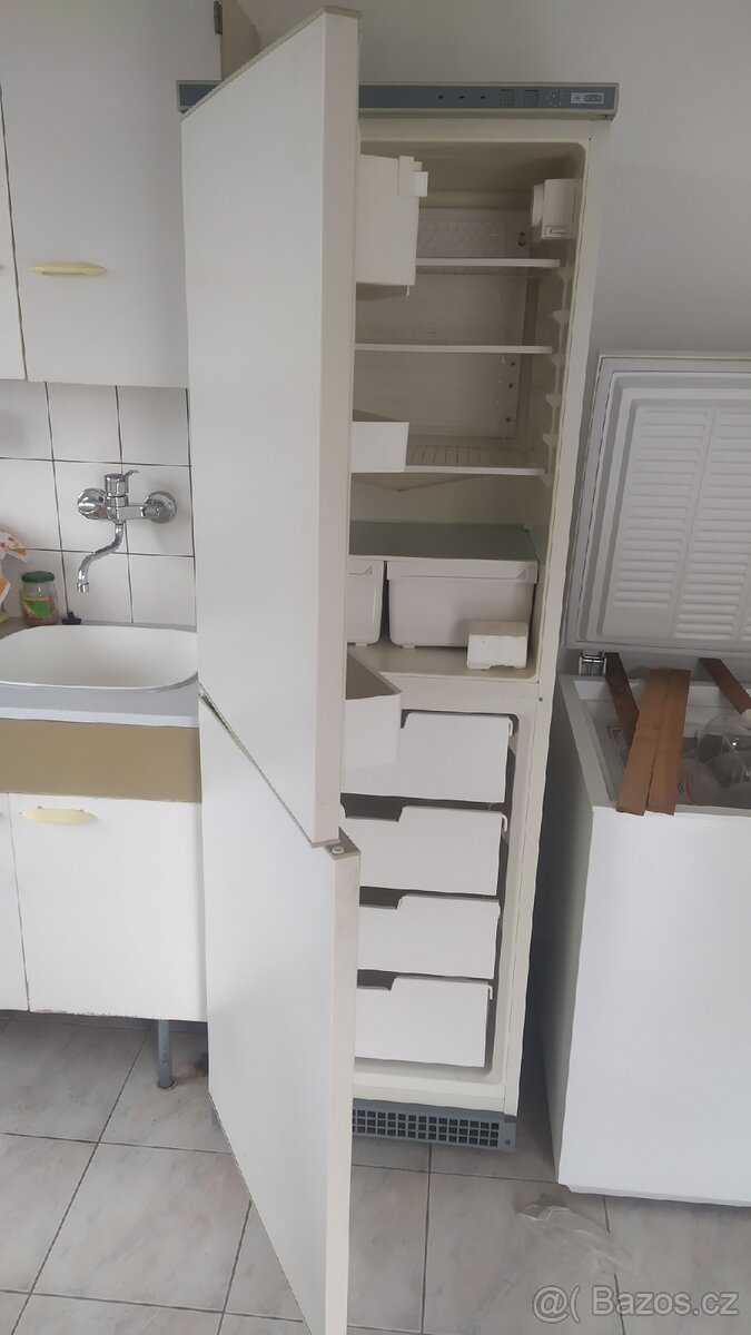 Lednice s mrazákem Calex - 2