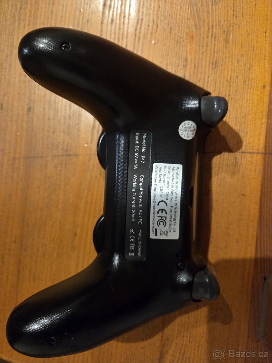 Ovladač PS4 - 2