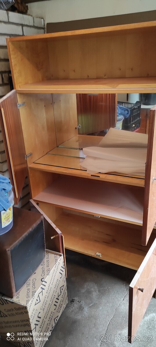 Obývákova stěna - 2