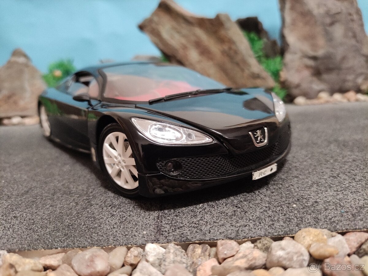 prodám model 1:18 peugeot RC - 2